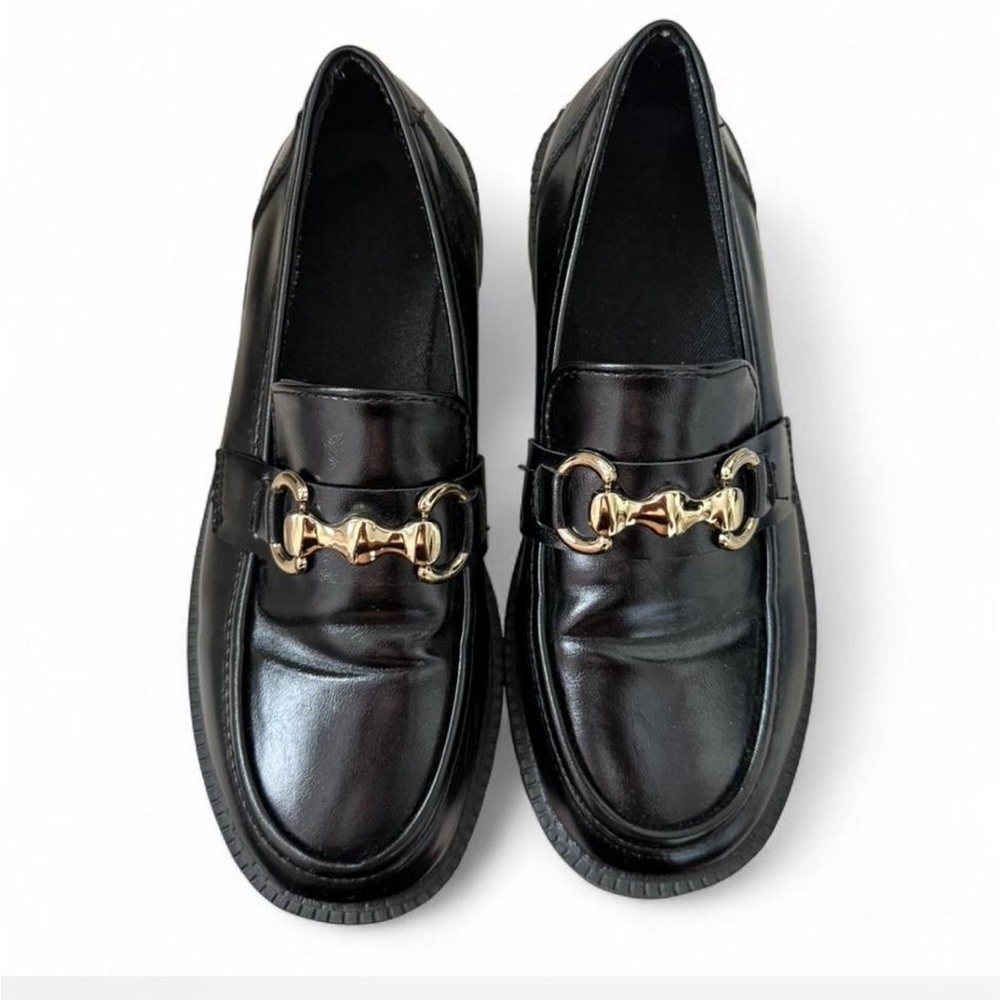 Black Leather Loafers with Gold Hardware Size 5.5 Business Casual